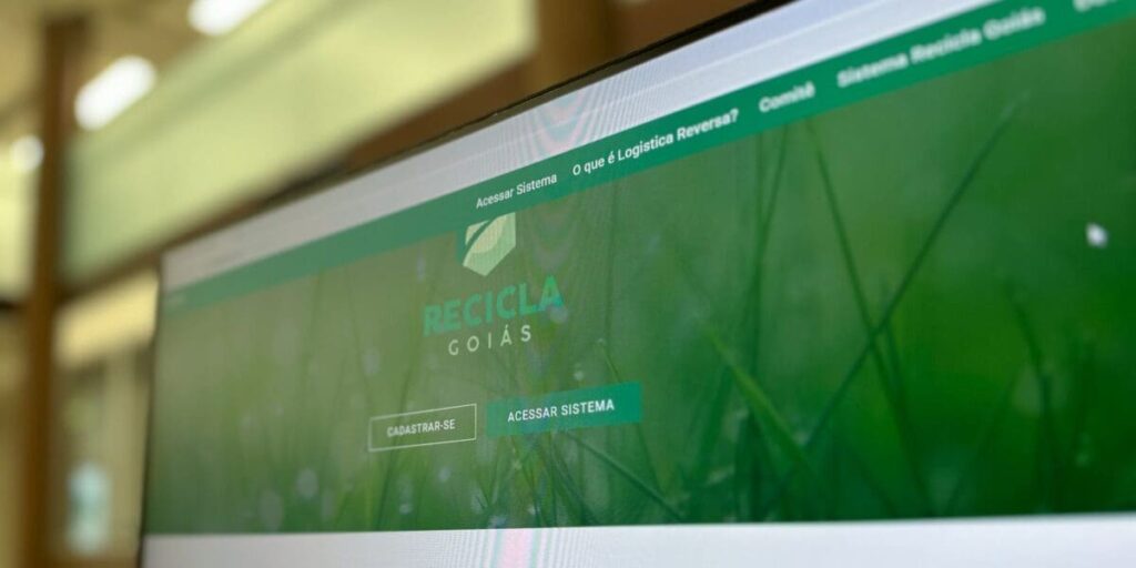 Tela do computador mostrando Sistema Recicla Goiás