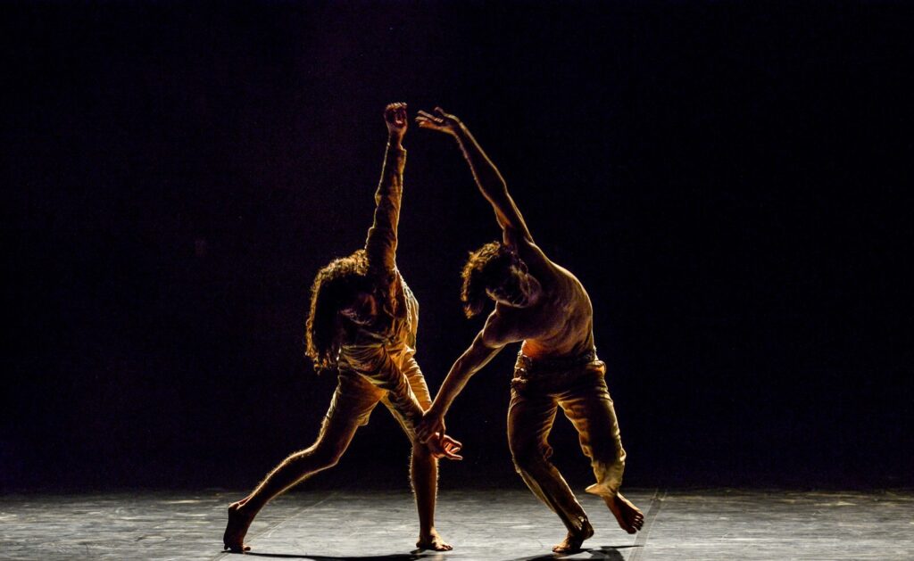 Ateliê do Gesto celebra dez anos com temporada do espetáculo “O Crivo” neste fim de semana