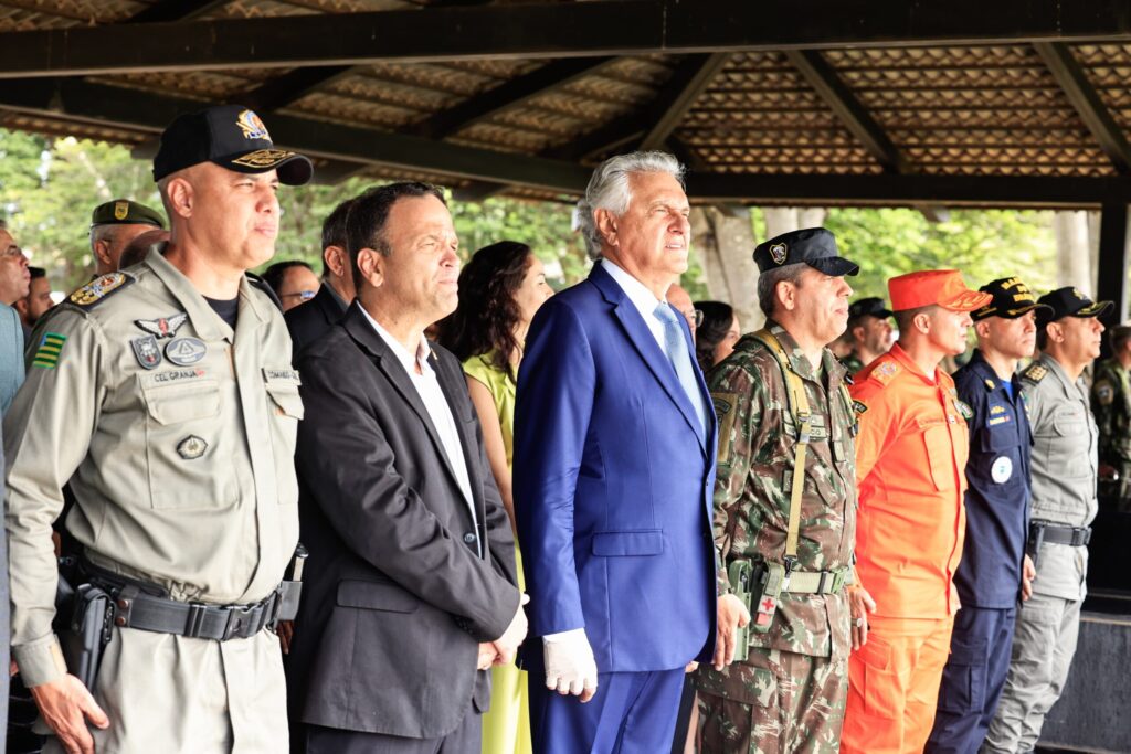 Caiado no Dia do Exército