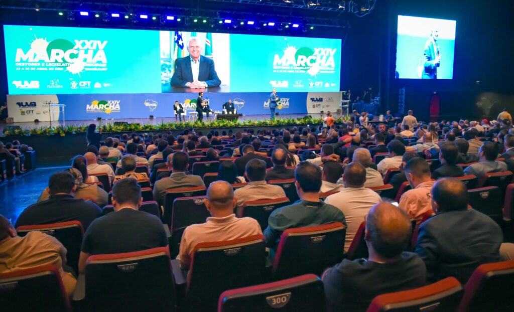 Caiado participa da Marcha dos Gestores e Legislativos Municipais