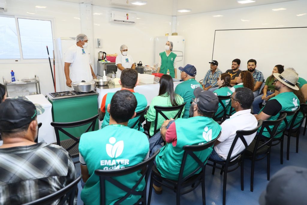 Emater promove oficina de queijo cabacinha na 22ª Tecnoshow