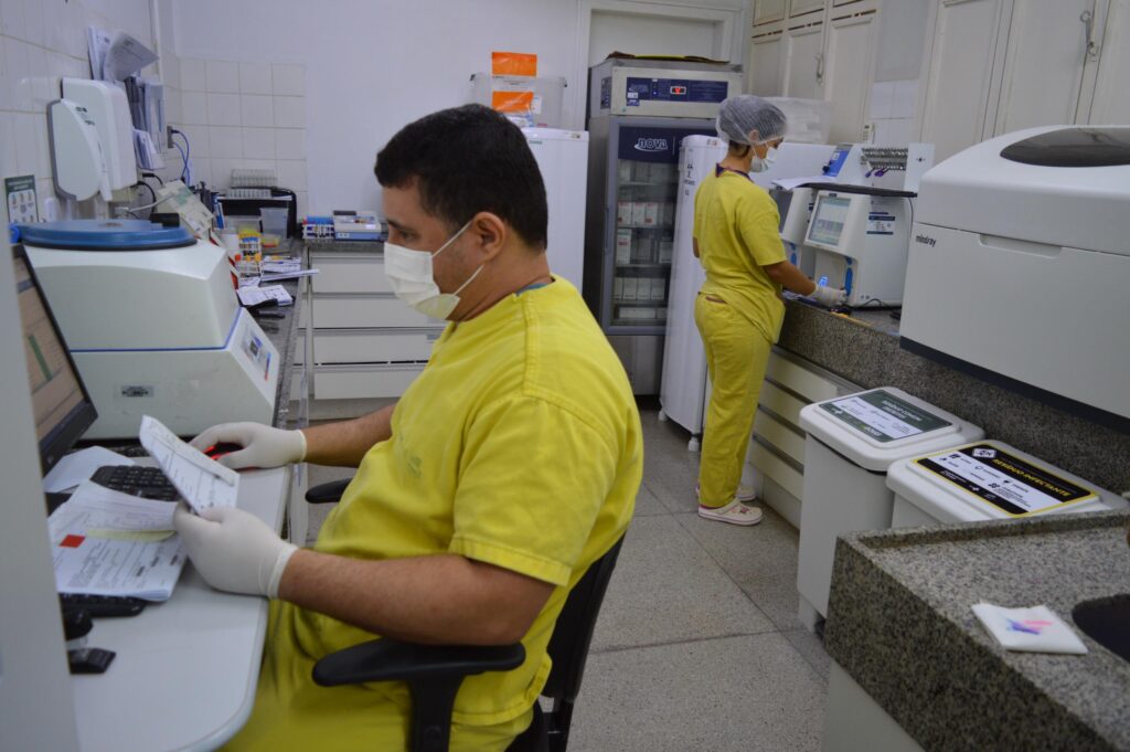 Laboratório do Hetrin alcança 100% de acerto em avaliação nacional