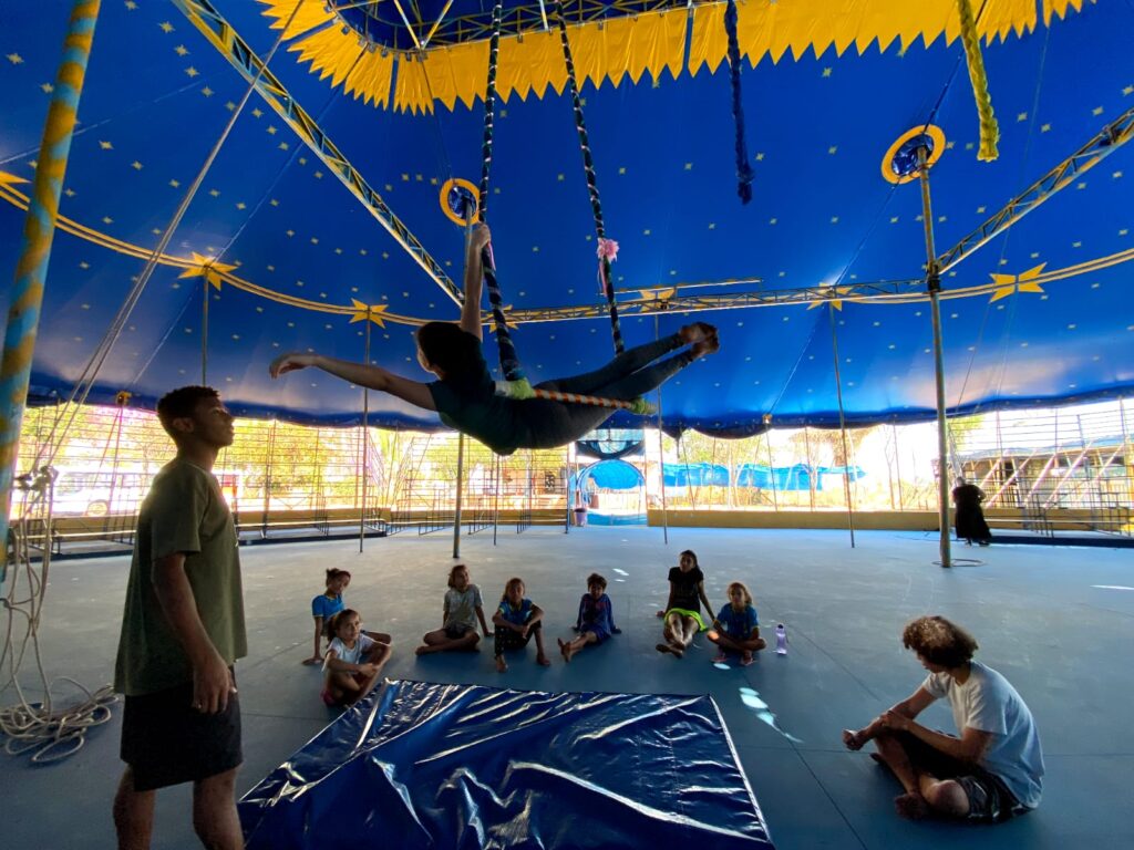 TeNpo oferece oficinas gratuitas de arte circense