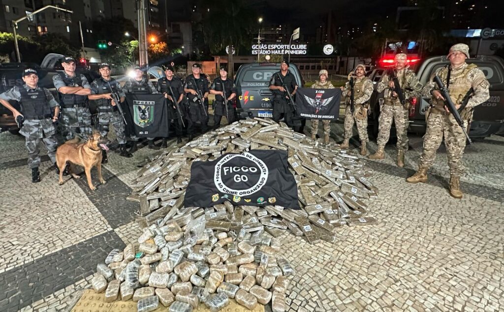 Operação apreende 1.700 kg de maconha, haxixe e armas