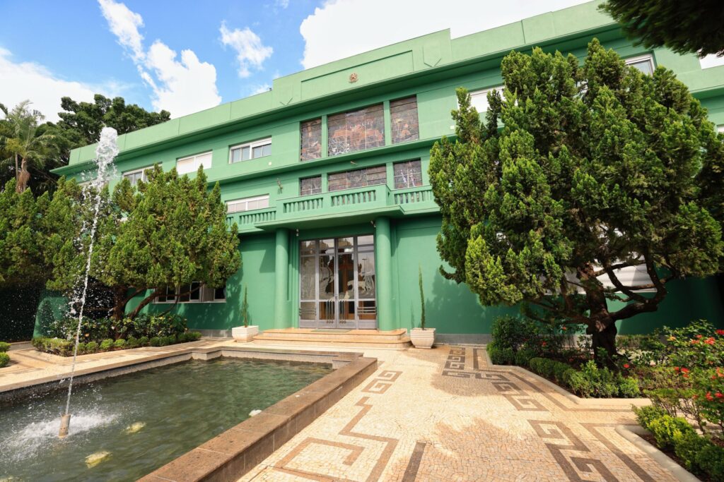 Caiado entrega restauração do Palácio das Esmeraldas