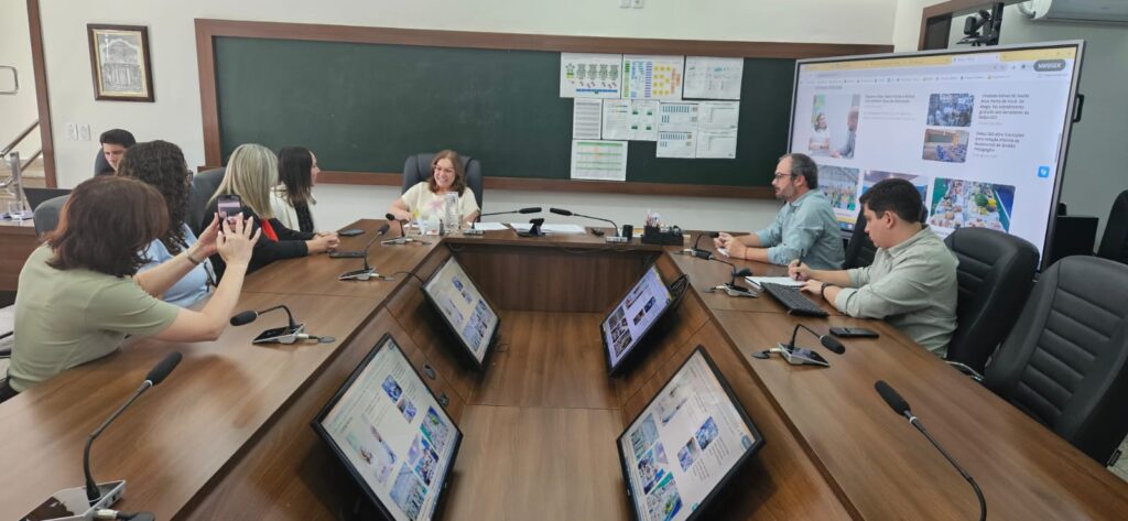 reunião da Liga Cidade Limpa