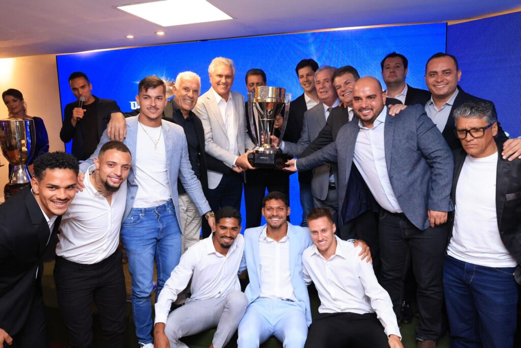 Apoio do Governo de Goiás ao futebol estadual é destaque em premiação dos melhores do Goianão 2025