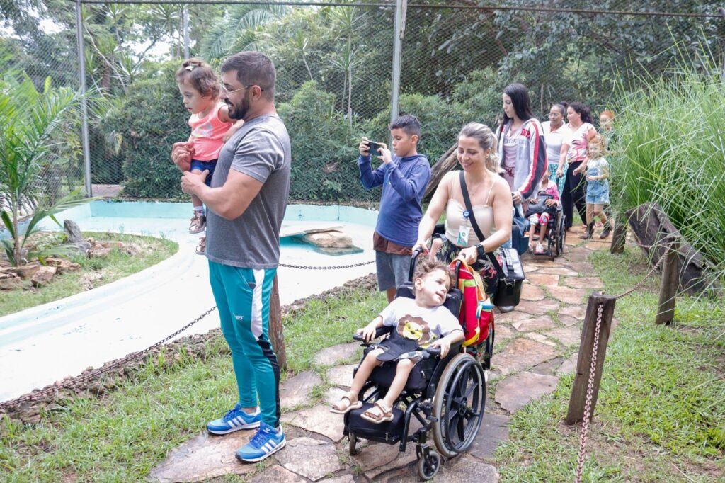 Crer promove visita especial ao zoológico