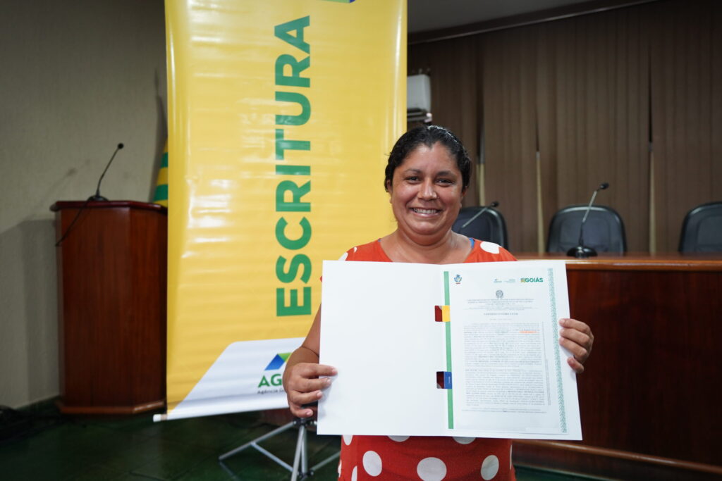 Agehab inicia regularização de bairro em Acreúna