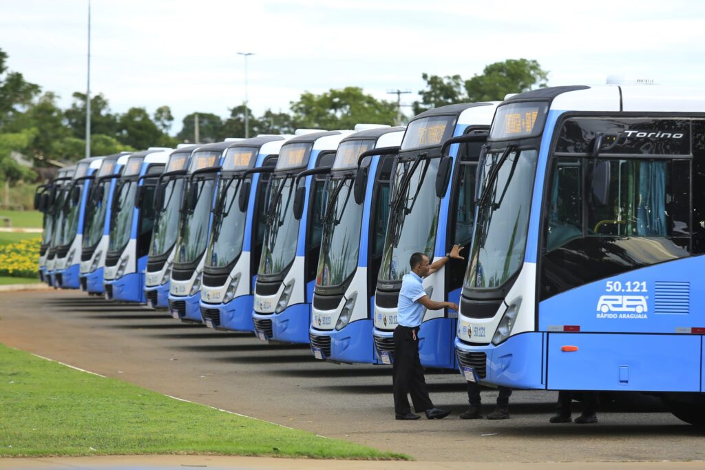 novos ônibus de transporte público da RMTC