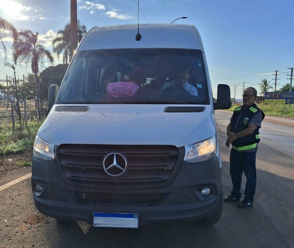Agente de AGR durante fiscalização do transporte público