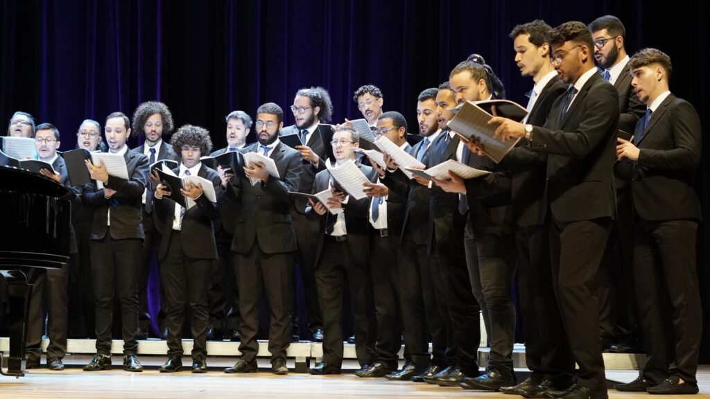 Coro Sinfônico Jovem abre temporada com Ópera Gala