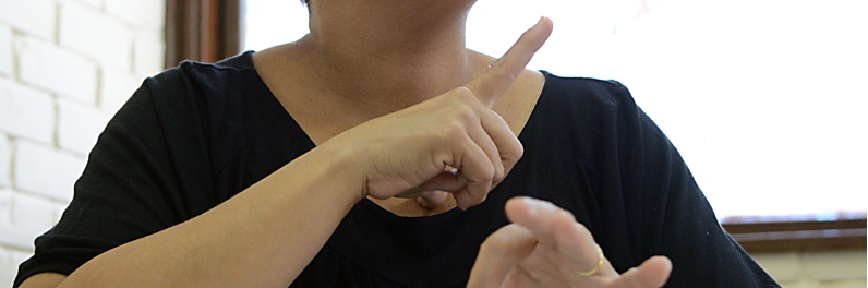 Curso de Libras abre 245 vagas para iniciantes