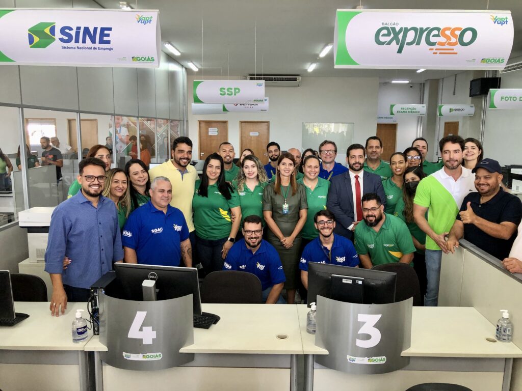 Equipe do Vapt Vupt Trindade Maysa