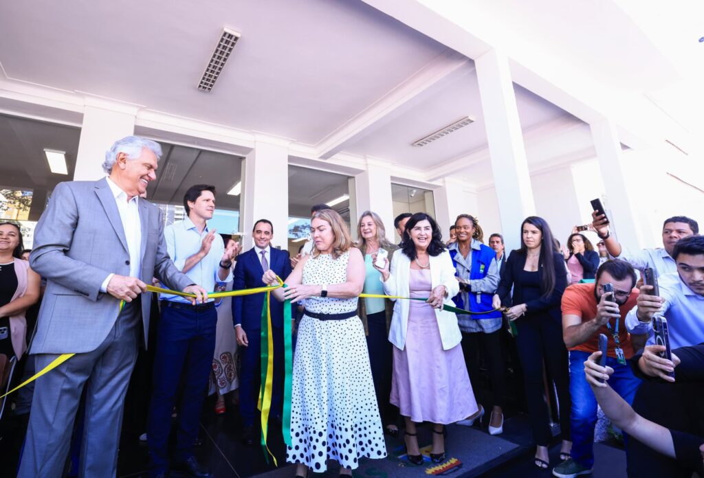Caiado inaugura Palácio da Educação, primeira sede própria da Seduc