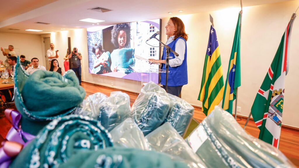 Gracinha Caiado lança Campanha Aquecendo Vidas 2025