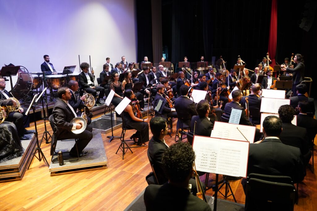 Orquestra Filarmônica abre maio com apresentação em homenagem às mães
