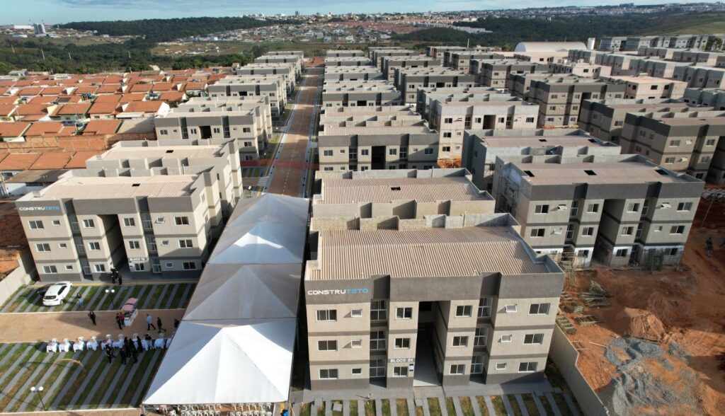 Agehab entrega 276 apartamentos do Crédito Parceria em Cidade Ocidental