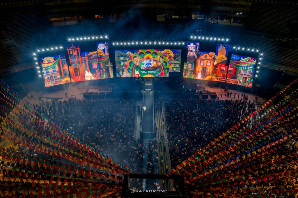 Tarcísio do Acordeon abre 2º dia do Arraiá do Bem