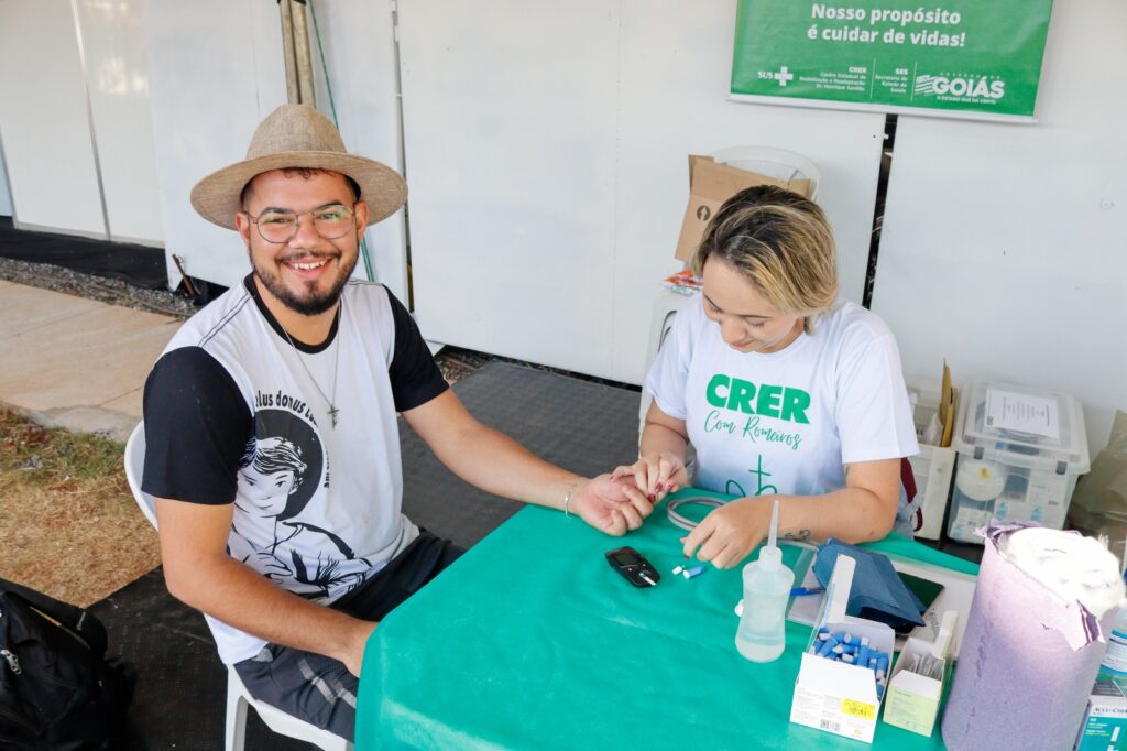 Atendimento do projeto Crer com Romeiros