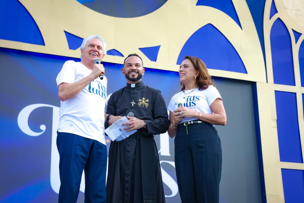 Caiado e Gracinha na celebração do Totus Tuus