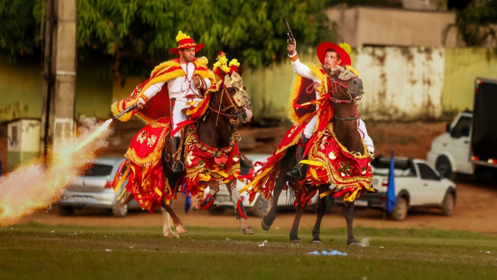 Cavleiros das Cavalhadas em campo