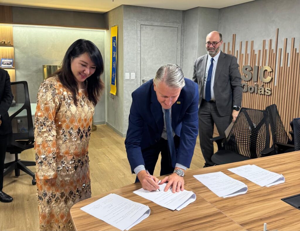 Goiás e China assinam memorando para criação de laboratório de gemas