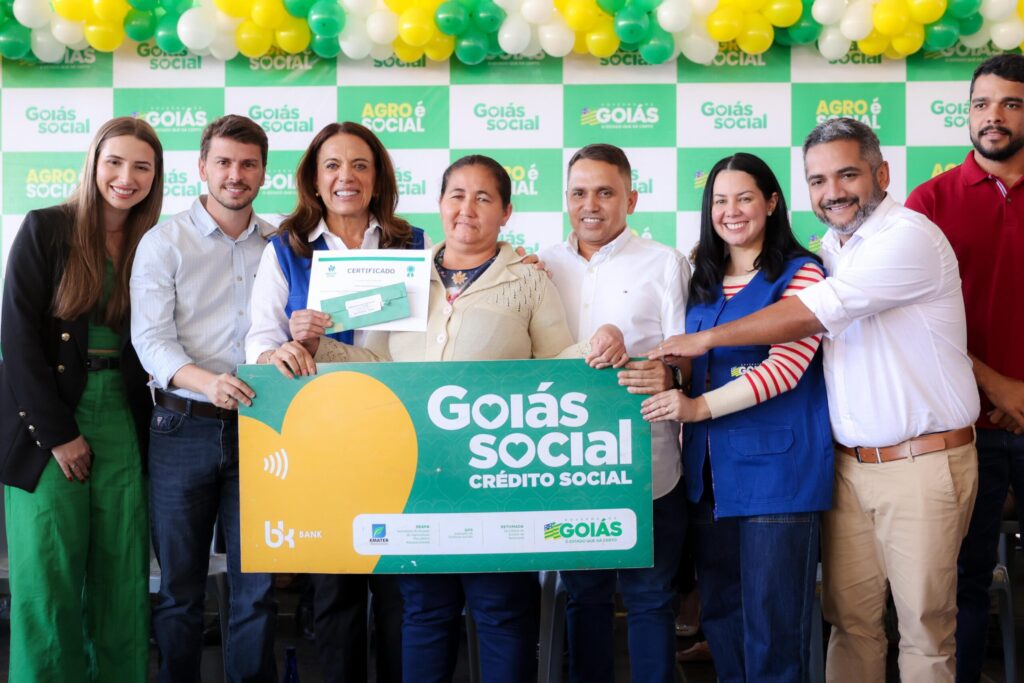 Gracinha Caiado entrega benefícios do Agro é Social em Morrinhos