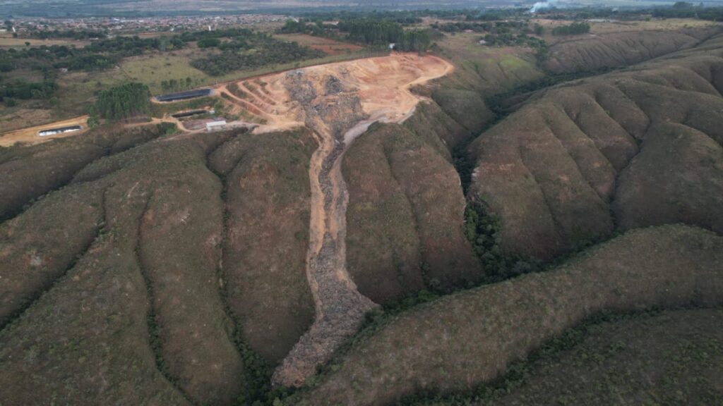 Lixão que desabou em Padre Bernardo operava por decisão judicial