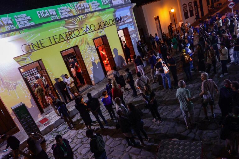 Fica 2025 encerra edição histórica com cinema, debates e música na cidade de Goiás