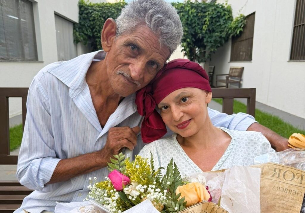 Paciente oncológica do HCN é surpreendida com pedido de casamento