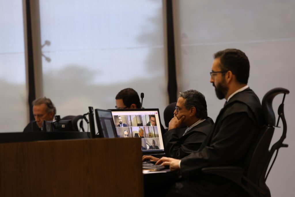 Reunião no TCE aprova conta do governo