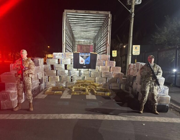 Operação Protetor apreende maconha e pastabase de cocaína em caminhão