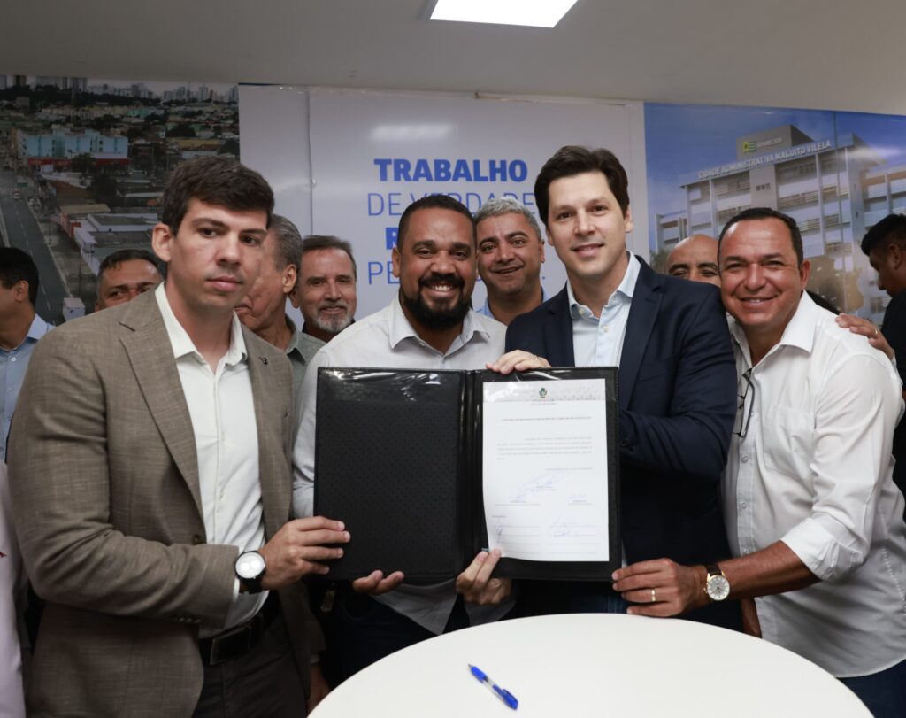 Daniel Vilela assina convênio com Prefeitura de Aparecida de Goiânia