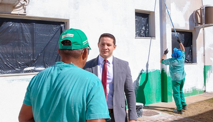 Presos de Luziânia trabalhando