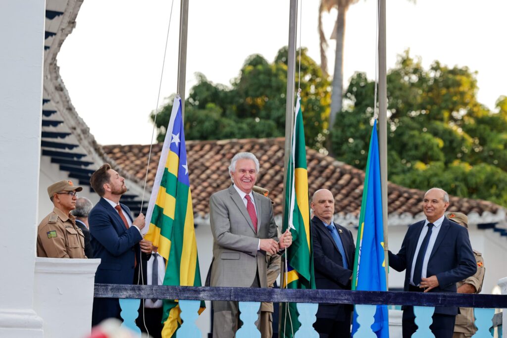 Caiado instala sede simbólica dos três poderes na cidade de Goiás