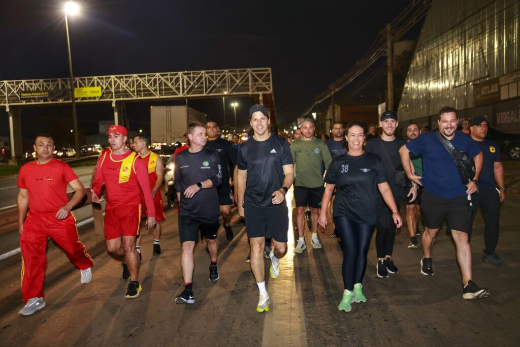 Daniel Vilela participa da Caminhada da Fé