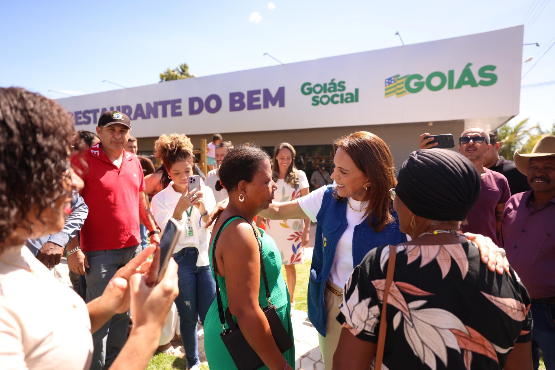 Em Cavalcante, Gracinha Caiado entrega nova unidade do Restaurante do Bem