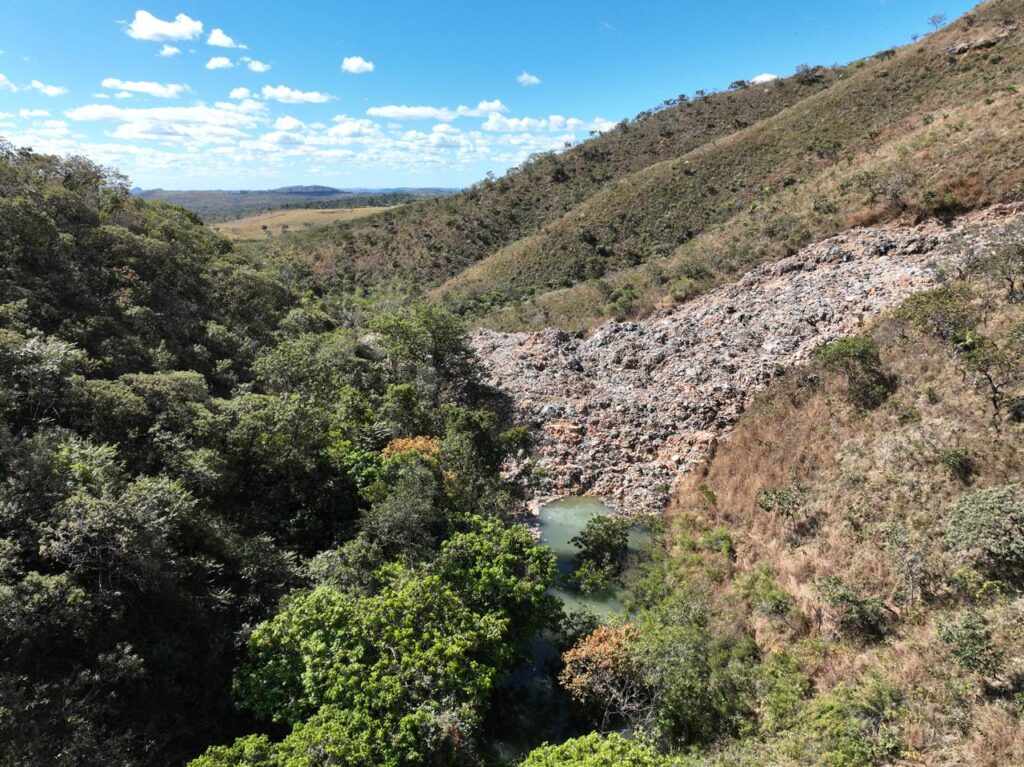 Lixão de Padre Bernardo: governador decreta situação de emergência