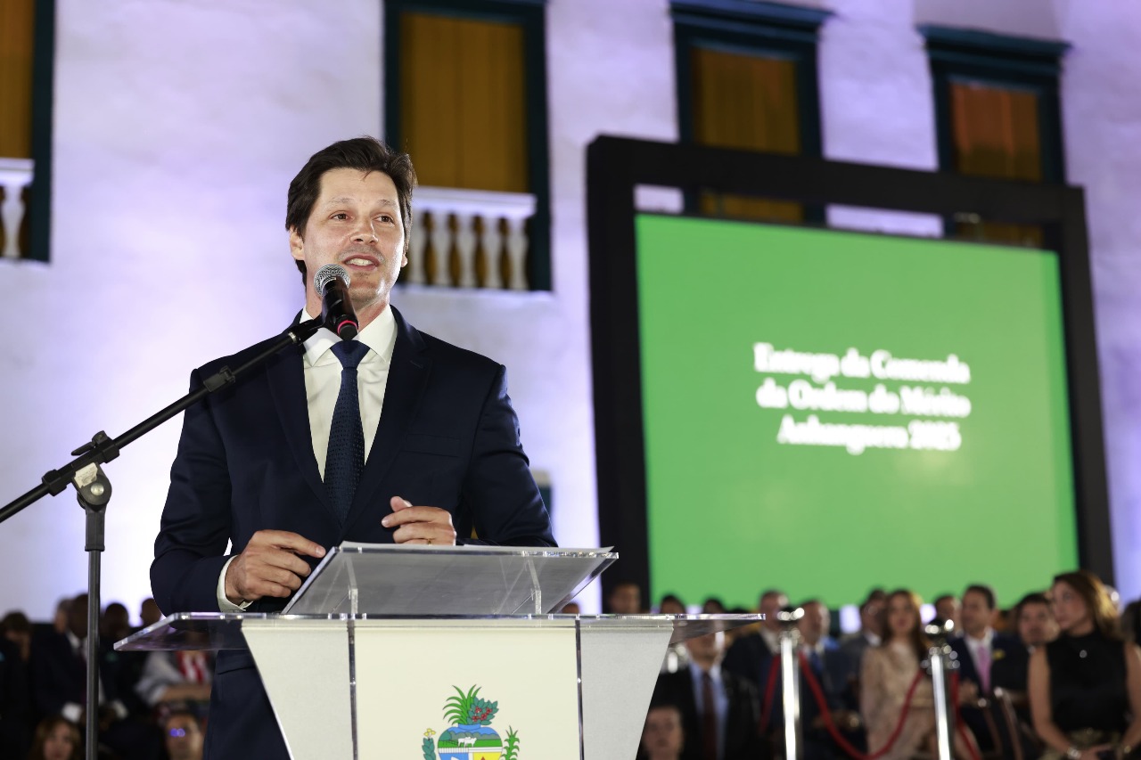 “Desenvolvimento passa por instituições fortes”, diz Daniel Vilela durante transferência simbólica da capital para Goiás