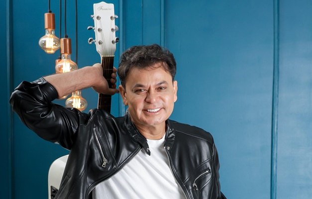 Frank Aguiar no arraiá do Detran Goiás