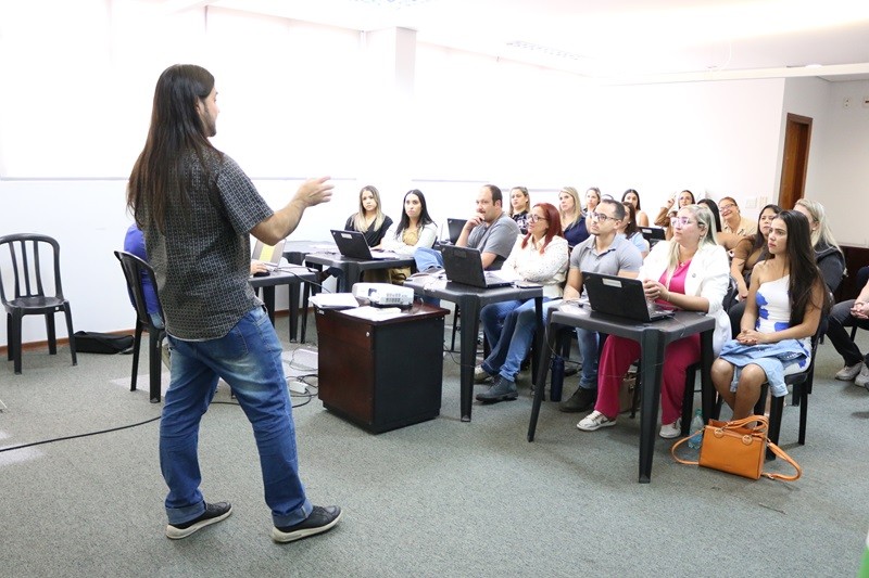 Agehab realiza capacitação do Aluguel Social para 39 municípios