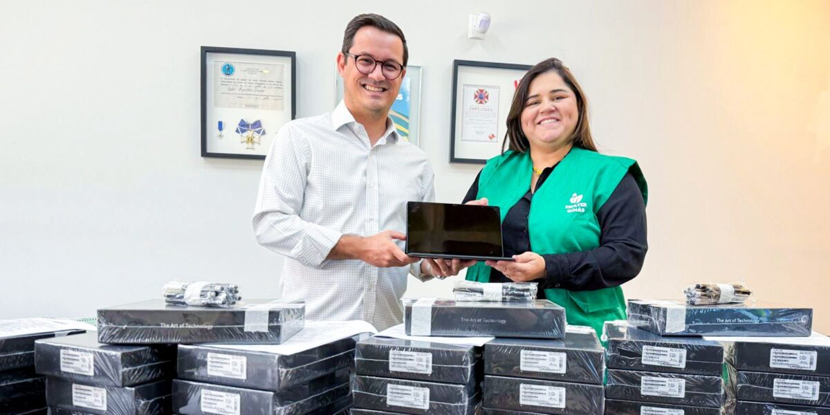 Emater moderniza atendimento com entrega de tablets a técnicos de campo