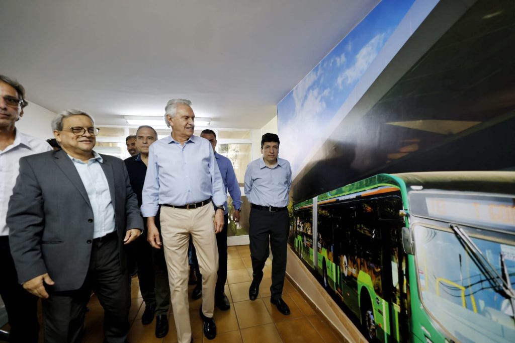 Estado entrega estações revitalizadas e novos ônibus do BRT Leste-Oeste