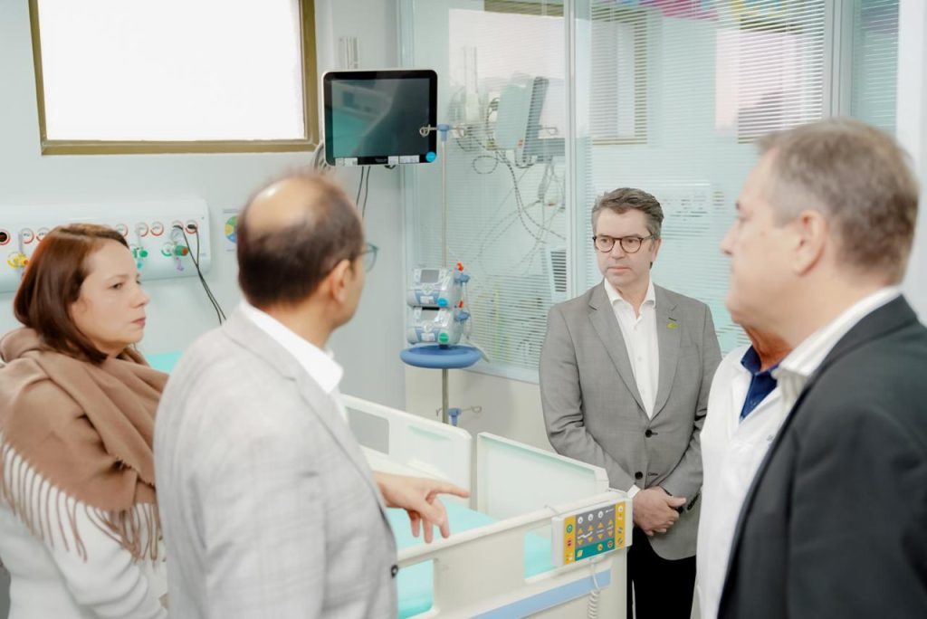 Governo entrega reforma da UTI Pediátrica do Hecad