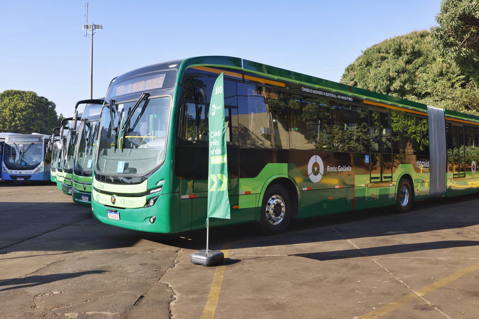 Estado entrega estações revitalizadas e novos ônibus do BRT Leste-Oeste