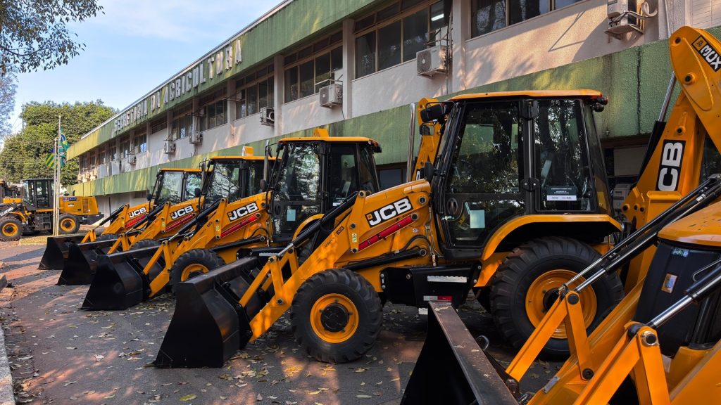 Seapa destina R$ 7,8 milhões em máquinas para 14 municípios