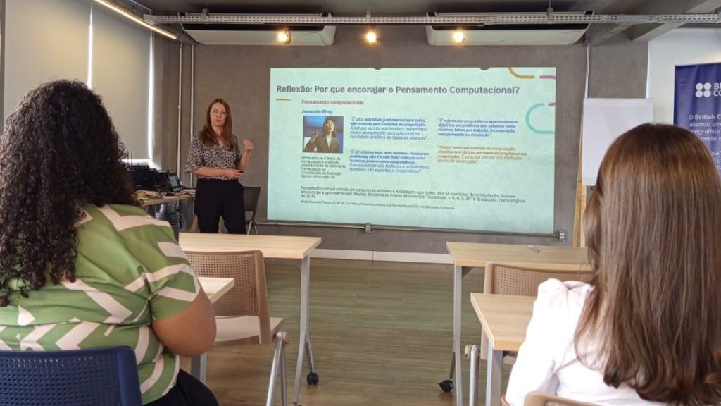 Abertas inscrições para capacitação em pensamento computacional para professores