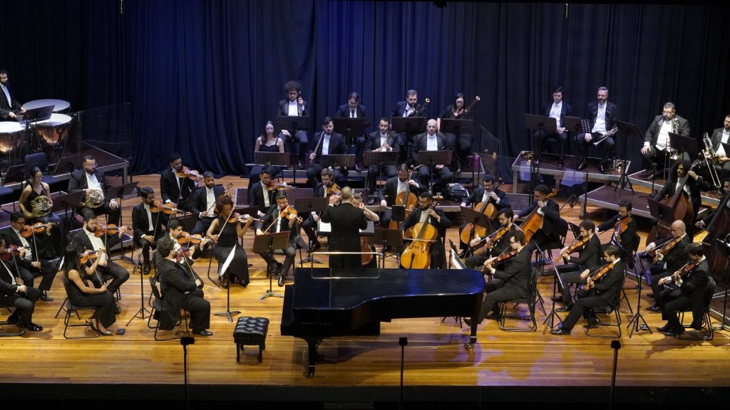 Filarmônica faz concerto especial gratuito em homenagem ao maestro Emilio De Cesar