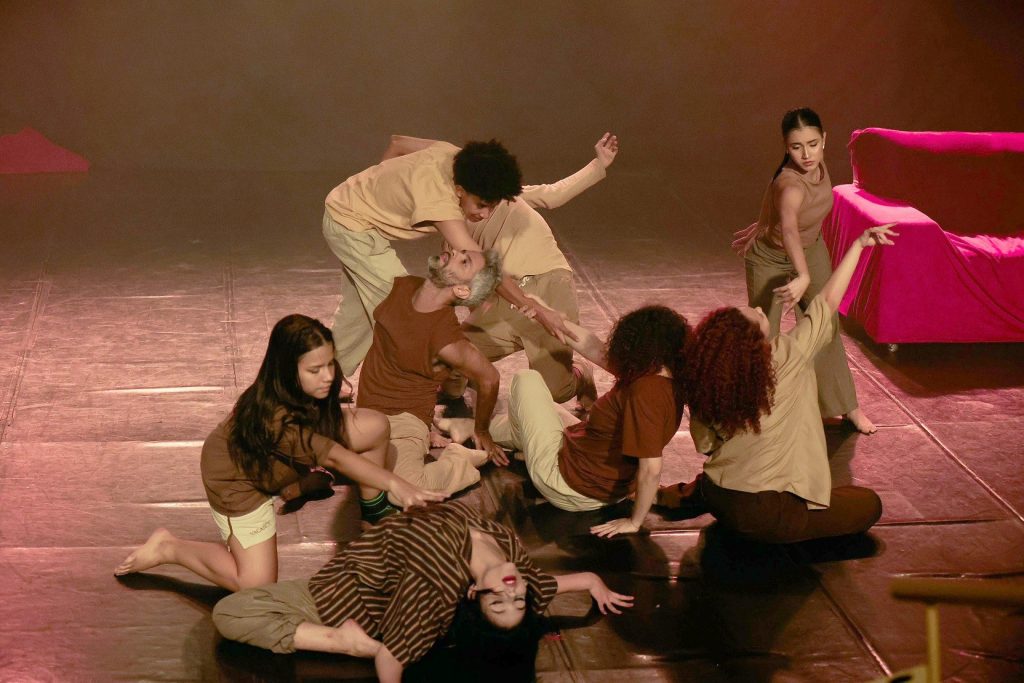 Colmeia Criativa ocupa Teatro Goiânia com apresentação de nove obras autorais inéditas